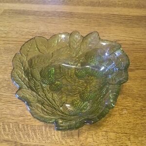 Green Leaf-Shaped Glass Bowl
